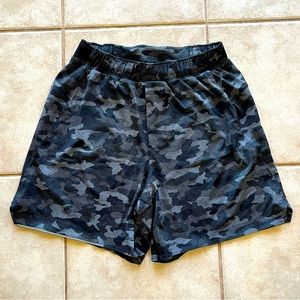 Lululemon mens 6’ camo shorts
